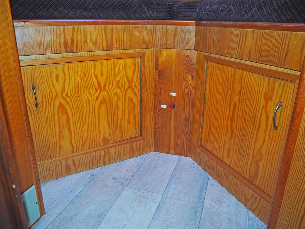 Cabin en avant, H&eacute;bergements